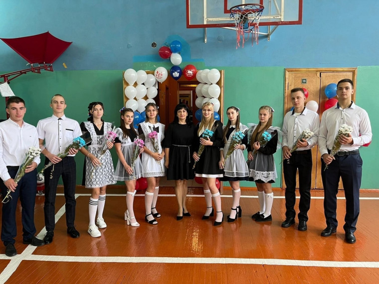 Торжественная линейка, посвященная Дню Знаний..