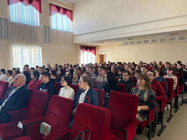 Встреча учеников 11-ых классов с представителями Старооскольского геологоразведочного института.